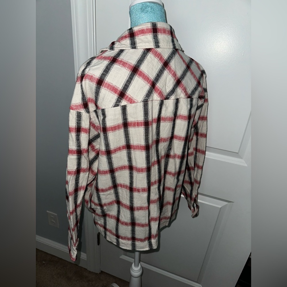 Plaid button down 👚✨ - Picture 6 of 6